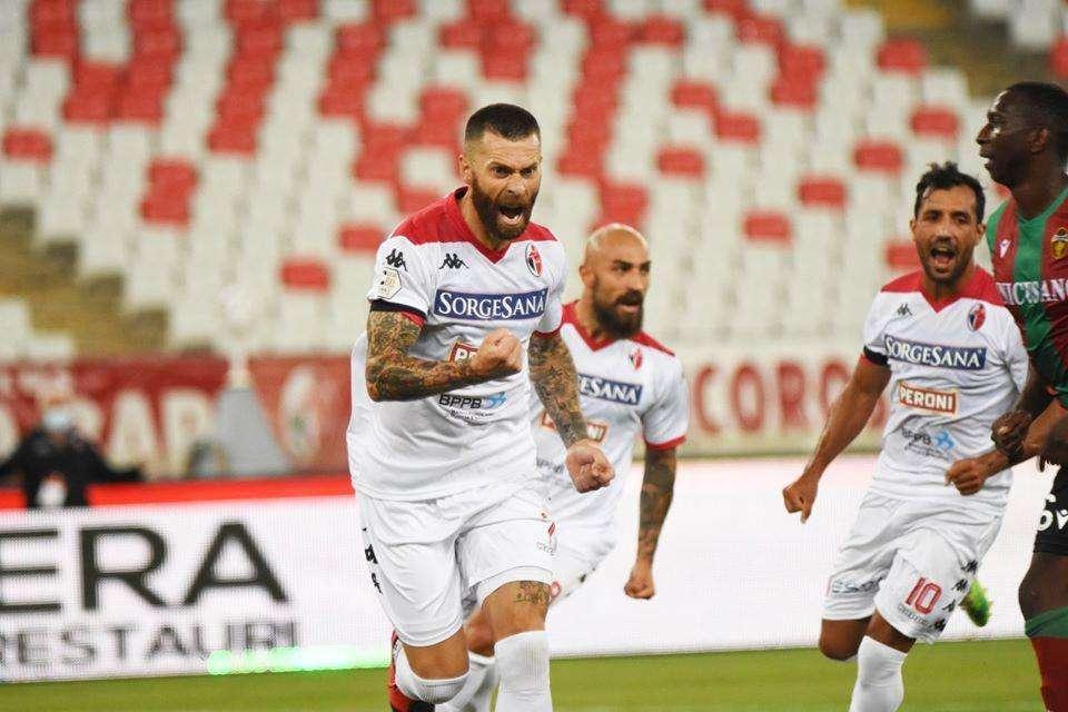 Antenucci, tutto come prima: subito decisivo dopo lo stop. Rigori? Per l'ex Spal niente paura...