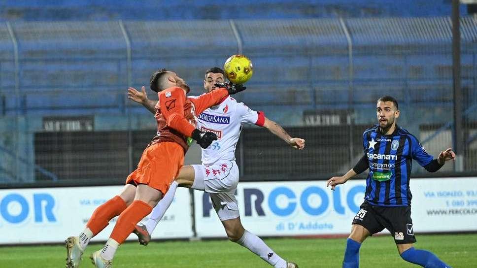 Bisceglie-Bari 0-1. Biancorossi brutti, ma vincenti. Decide Antenucci. Rivivi il match