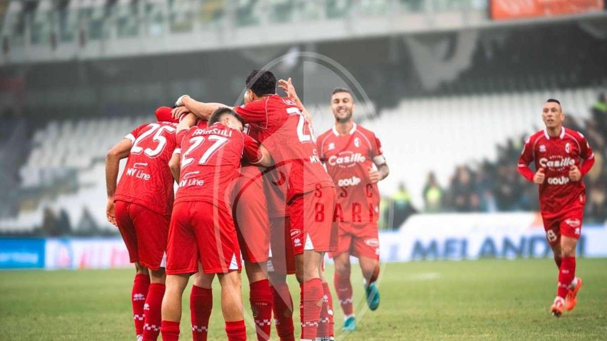Bari, chi al posto di Lella contro il Frosinone? L'ex Tangorra ha un preferito