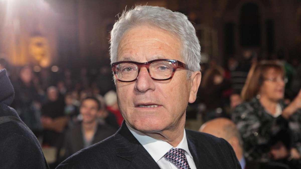 A.Matarrese: "Clima ostile tra noi e tifosi. Paparesta? E' l'unico che..."