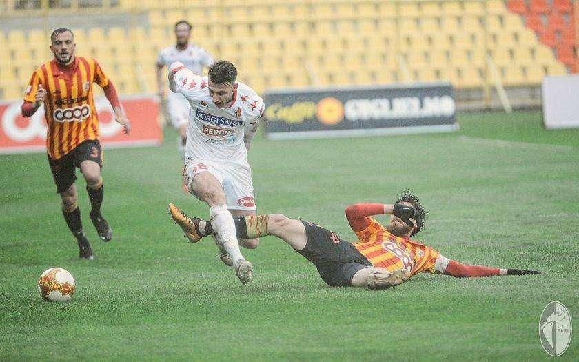 Tangorra in… tackle: "Ridimensionamento ipotesi possibile, Cianci non è il salvatore della patria. I playoff? Attenzione al Catanzaro"