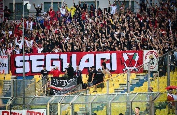 Verso Cosenza-Bari: il tifo risponde presente, sold out il settore ospiti