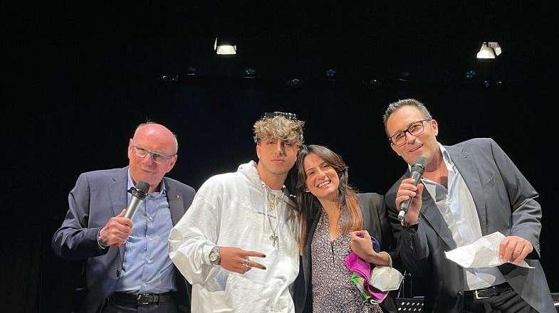 VIDEO - Al Liceo Scientifico Sportivo di Bari premi, musica, e sorrisi. Che Bari sarà? Le opinioni dei presenti