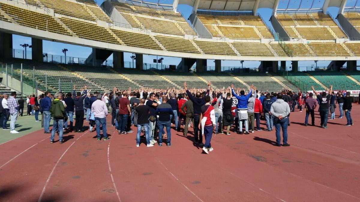Confronto tifosi-squadra, calciatori invitati ad avere più carattere