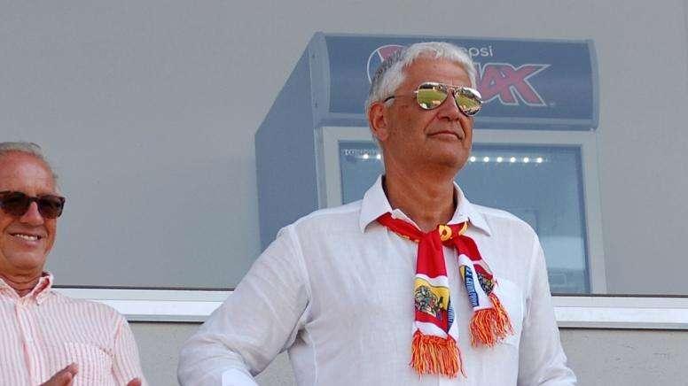Pres. Catanzaro: "Dobbiamo misurare la febbre ad avversari e arbitri? Ci tuteliamo con una liberatoria"