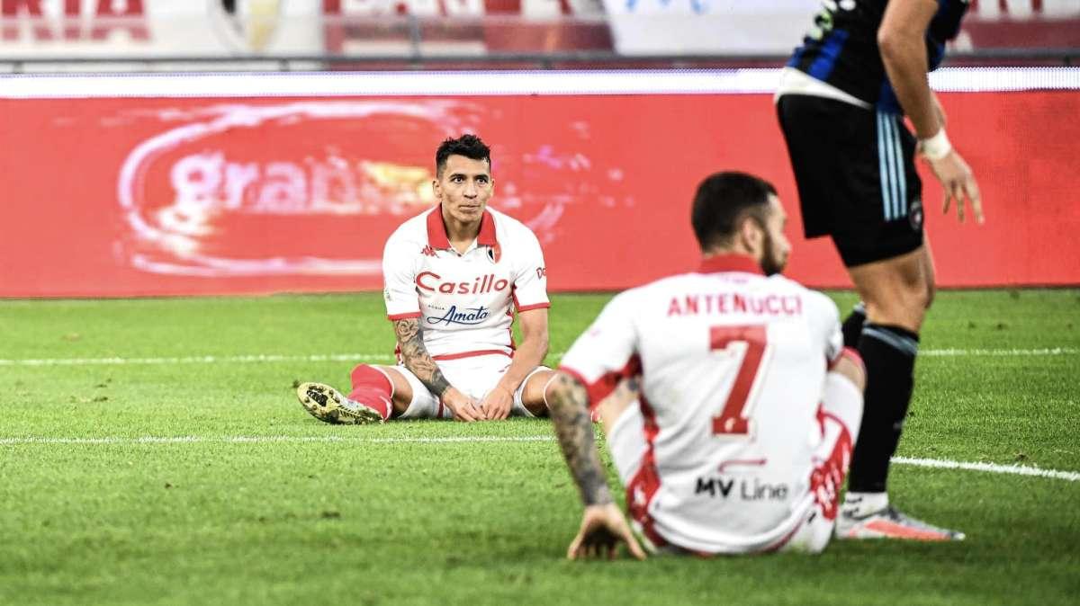 Botta e Antenucci mai in partita, male Vicari. Si salvano in pochi. Le pagelle dei biancorossi
