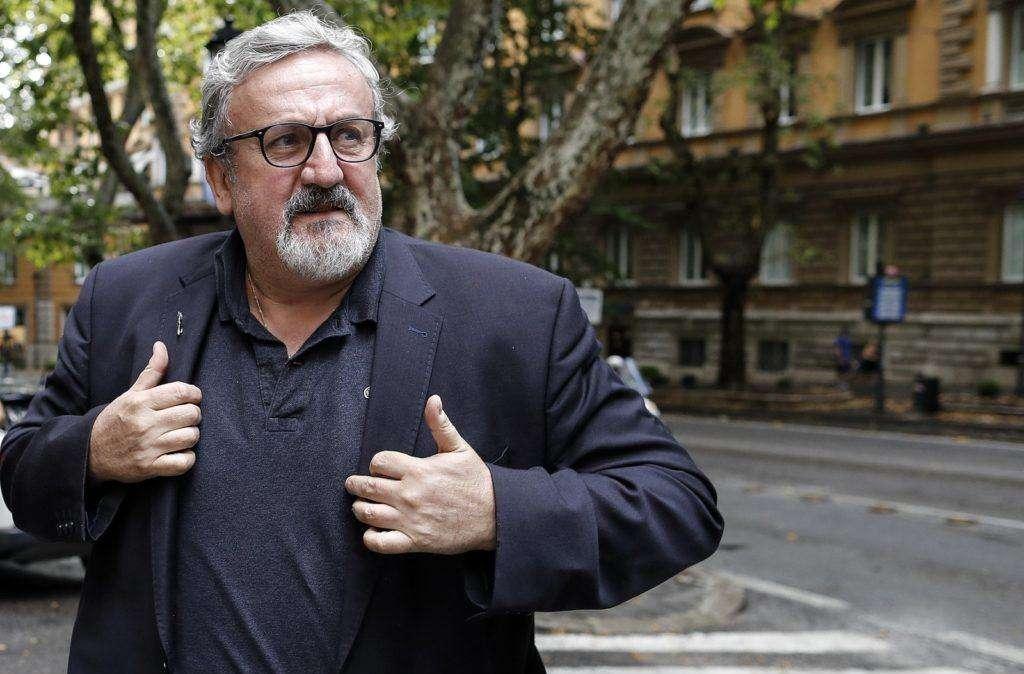 Maxischermi al San Nicola, Emiliano a TuttoBari: "Vivere l’attesa del risultato tutti insieme. Anch'io emozionato come voi"