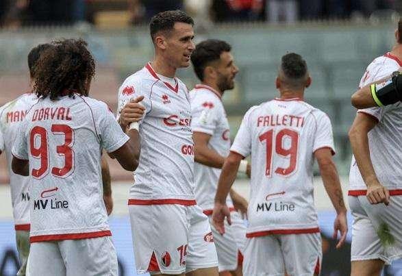 Bari, senti la tua coppia-gol: Lasagna e Novakovich si cercano anche ai microfoni