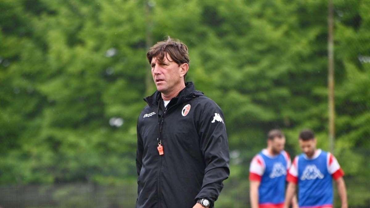 Bari o Cagliari? Analisti in tilt, ecco le quote sulla terza promossa in A