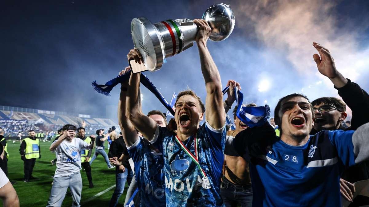 Serie B, il Como ha fatto la storia. Palermo e Samp lanciate verso i play-off. Il 'picchio' va giù