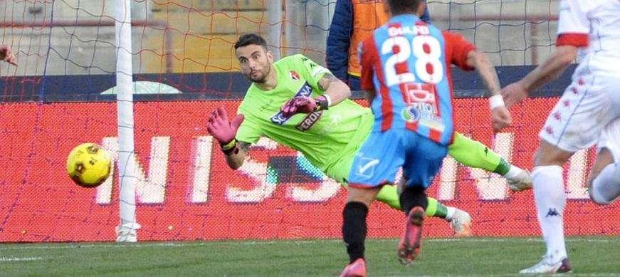 TuttoBari - Alberga su Frattali: "Grande portiere, il suo problema è che gioca nel Bari. Quando lo criticano penso ad Handanovic"