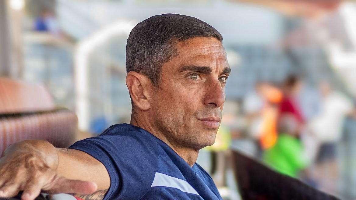Quelle parole di Longo che fanno discutere e un rapporto con i tifosi sempre più a rischio