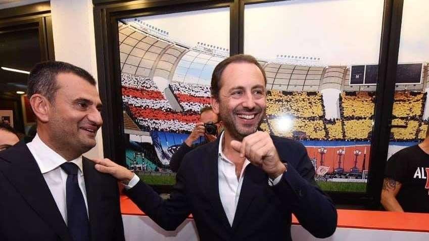 Incontro Decaro-tifosi rinviato. "Sono in viaggio con il cuore pieno di inquietudine"