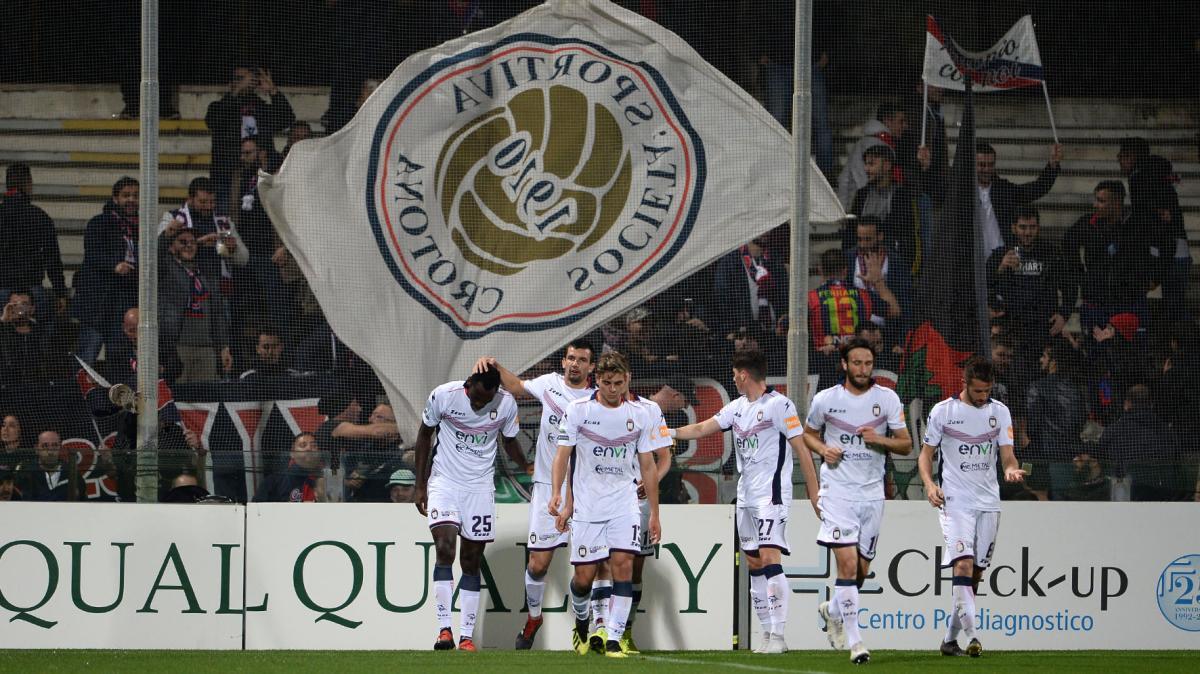 Crotone, penalizzazione e ultimo posto. I numeri delle prime nove giornate