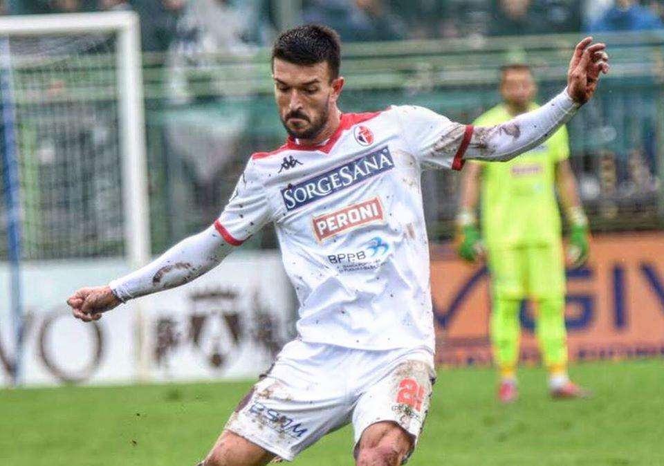 I biancorossi in giallo: Bianco il più ammonito della rosa, segue Hamlili