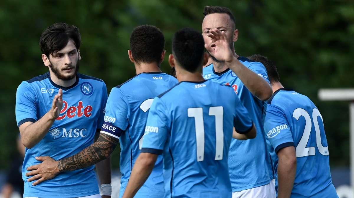 Napoli, rosa da sfoltire: un giovane attaccante potrebbe finire al Bari