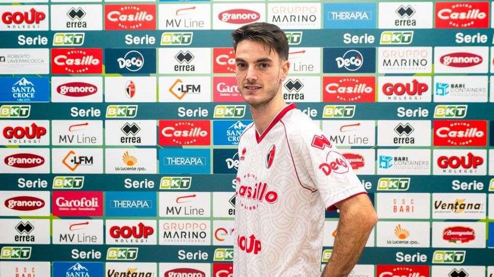 I temi di Sassuolo-Bari. Trasferta ostica, rebus doppia punta. Gli assenti e il dato sui gol fatti
