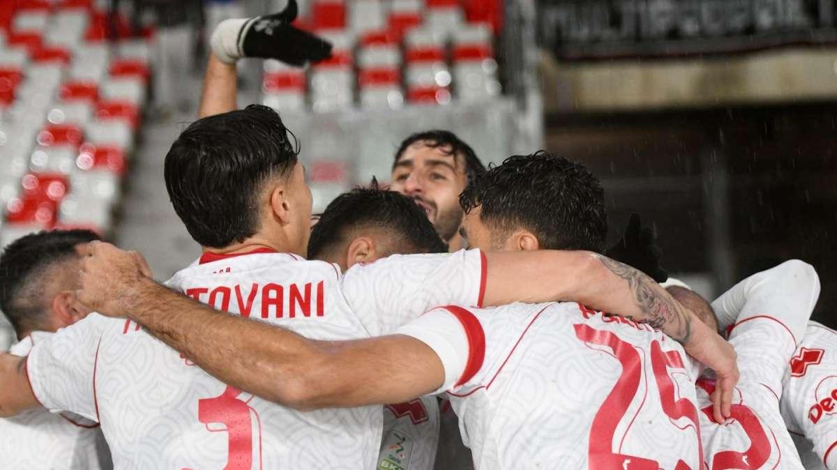 Verso Cosenza, sono 25 i convocati. Tutti disponibili, la lista