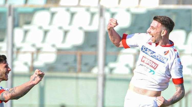 Cianci: "Per il Bari darei la vita. Antenucci? Eccezionale. Derby, so che i tifosi ci tengono. Al Foggia ho già segnato"