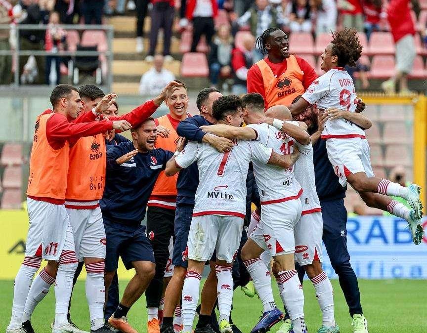 Bari, blitz ad un passo. Da Lasagna alla difesa: i protagonisti dell'impresa sfiorata