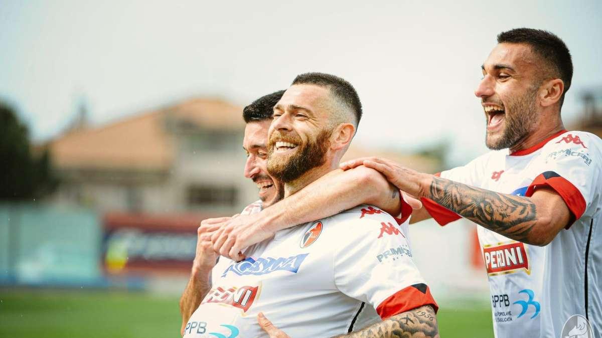 Tangorra in... tackle: "Il Bari non ha nulla da perdere, la tifoseria è divisa. Maniero? Meglio Antenucci"