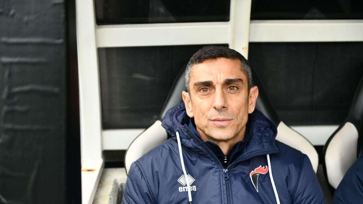 La conferma di una rivoluzione no sense. Centrocampo e attacco faticano ma il problema vero è mentale