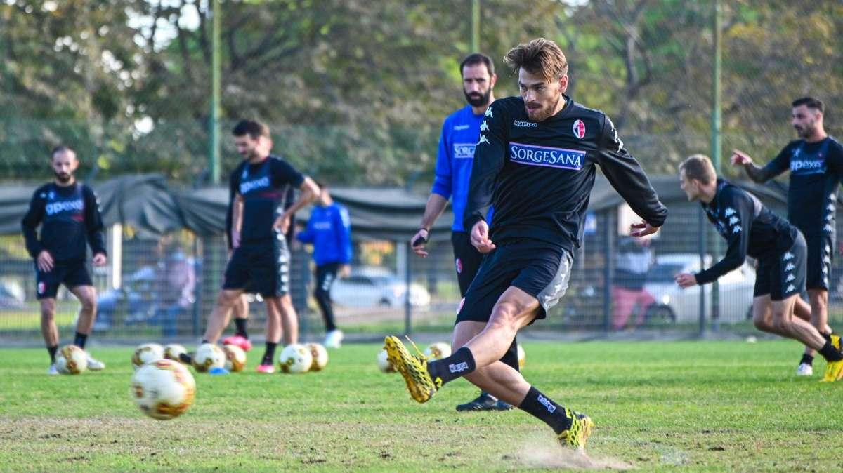 L'allenamento - Bari già al lavoro verso il Catania. Da valutare condizioni di Bianco