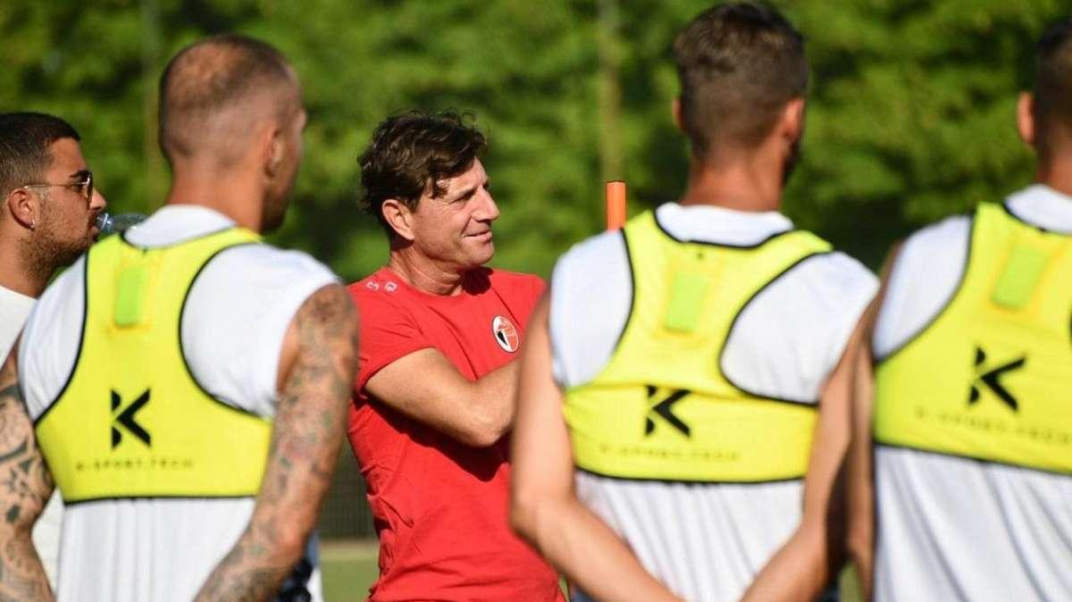 Continuità, voglia di lottare e capacità di reagire. Mignani compatta il Bari, con un occhio al mercato