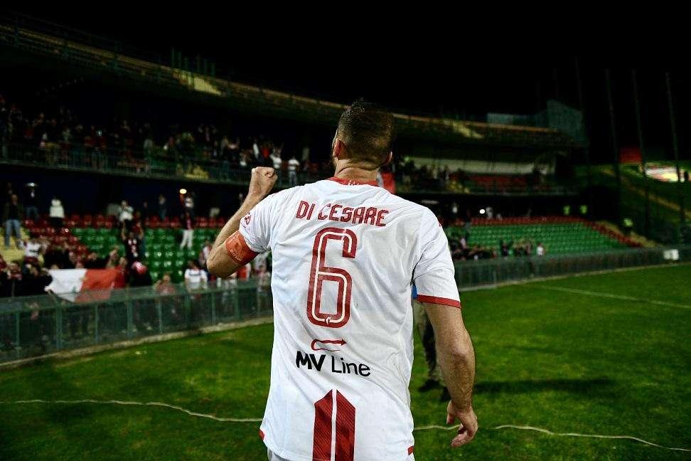 VIDEO - Il Bari resta in serie B, in città si festeggia