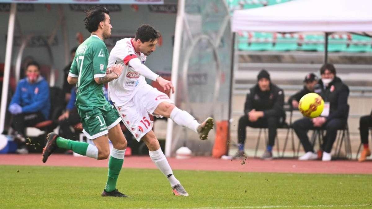 Bari-Avellino 4-1, brillano Antenucci e Marras. A segno anche Celiento. Rivivi il live