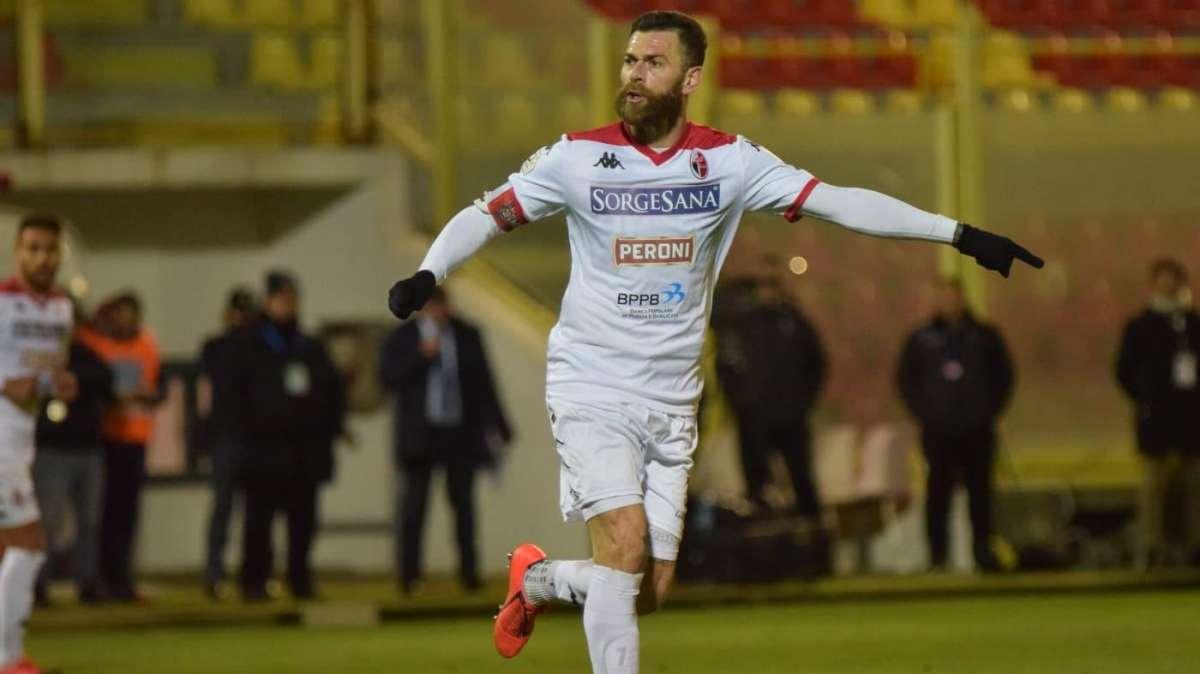 Antenucci implacabile, Simeri si divora l'impossibile. Bene Costa, disattento Perrotta. Le pagelle
