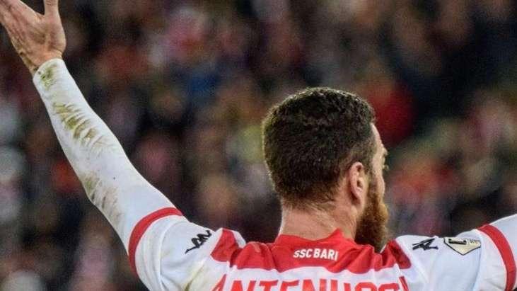 Il Bari incorona Antenucci: "Bomba sotto l'incrocio..."