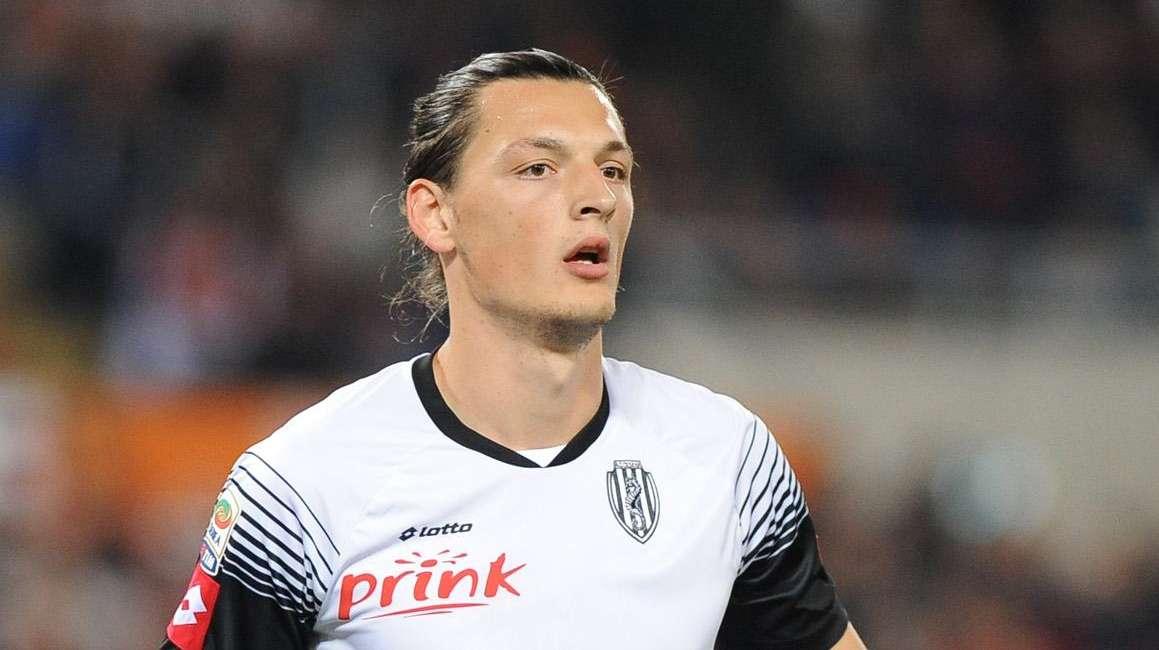 Djuric-Galabinov, l'Avellino sgambetta il Bari