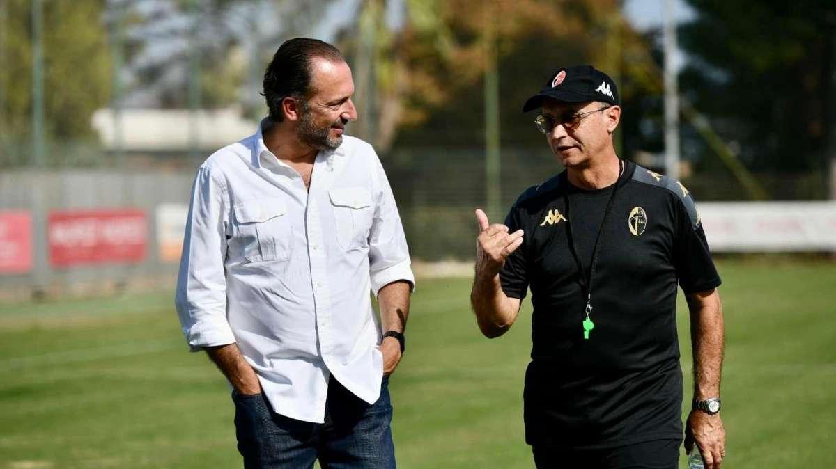 Serie B spaccata in due. Bari, un mese per cambiare sponda. Due partite e il mercato: le prossime mosse