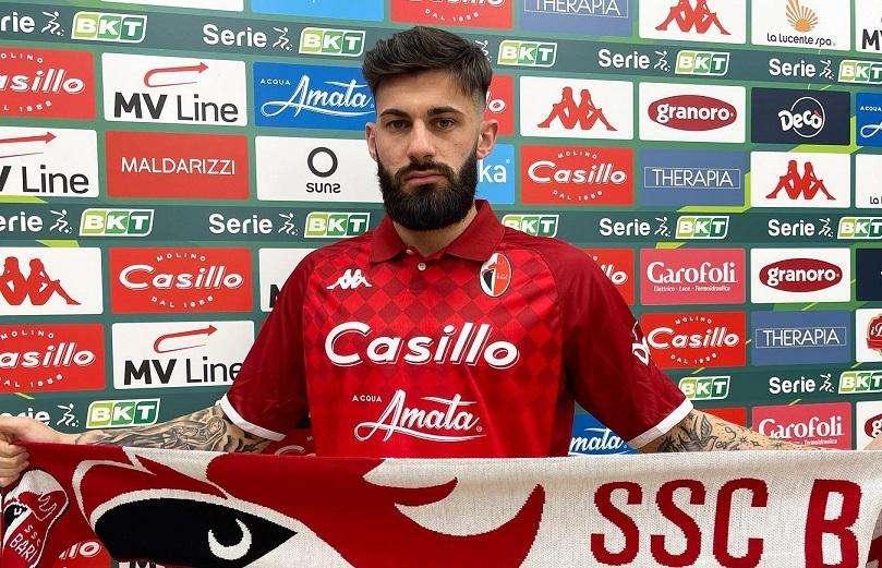 Matino, stop con l'Avellino? CdS: "Visite mediche, poi è tornato a Bari". Le parole del diesse degli irpini