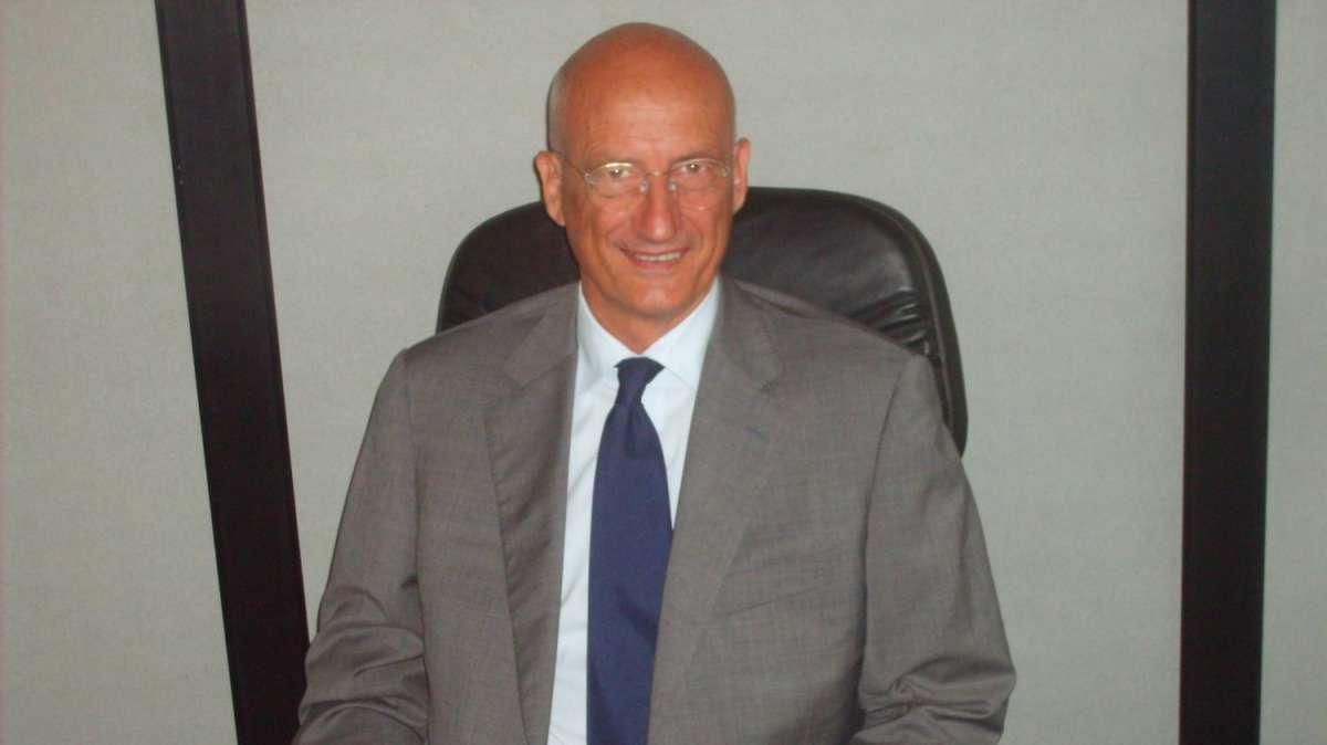 Bari, che tagli! Tra stipendi e rivista risparmiati 26 milioni di euro
