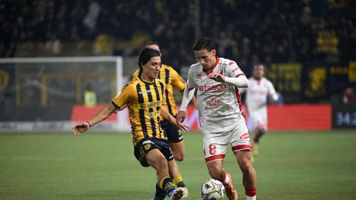 Zero tiri, zero certezze: Bari, galleggi ancora nei playout