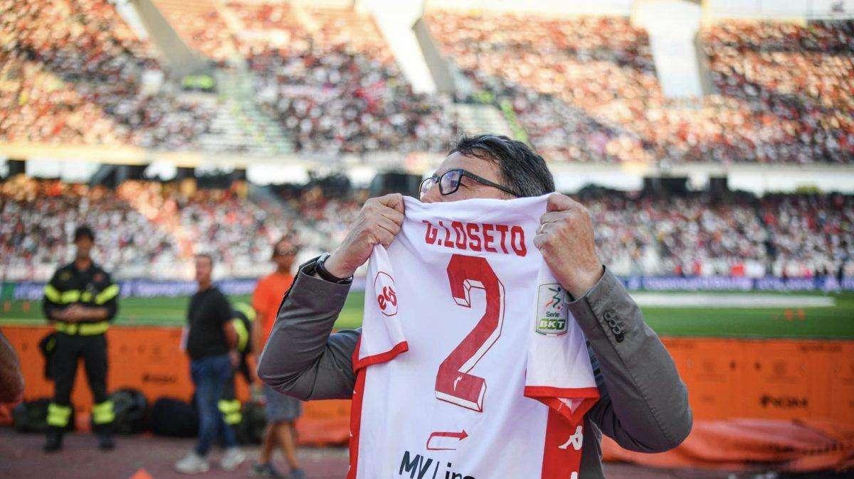 Baresità vera e una famiglia biancorossa. Giovanni Loseto è più di una bandiera. E quel duello con Maradona...