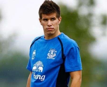 Jo&atilde;o Silva in maglia Everton