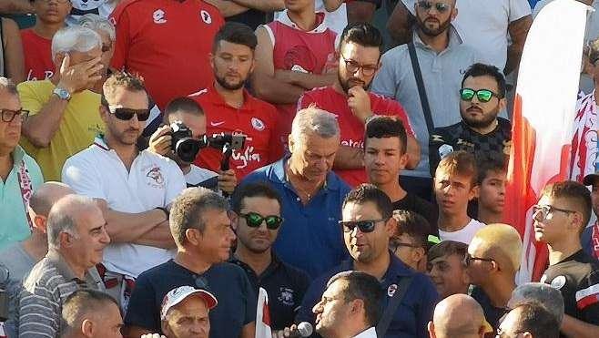 I protagonisti del 2018: lo schiaffo di Giancaspro; De Laurentiis e la rinascita. Decaro, le settimane più drammatiche. Tifosi, Brienza, nuova squadra: il lieto fine