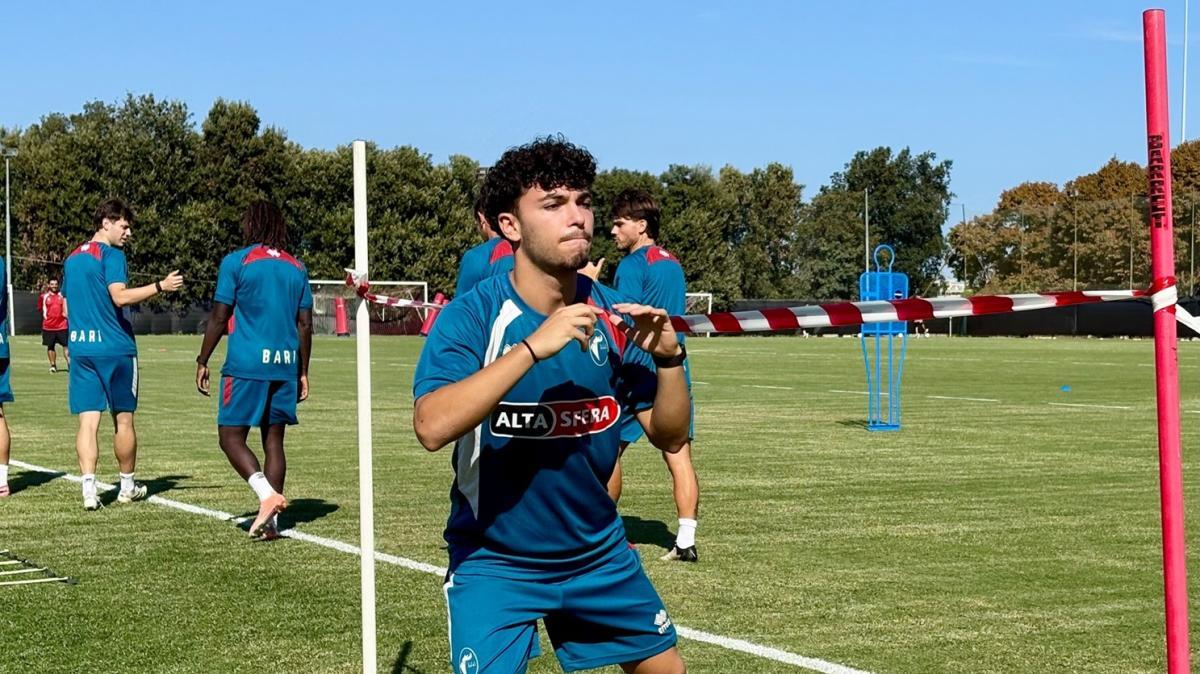 Social - Primi sorrisi biancorossi per Prisco. Il ricordo di Igor, tra Bari e Livorno