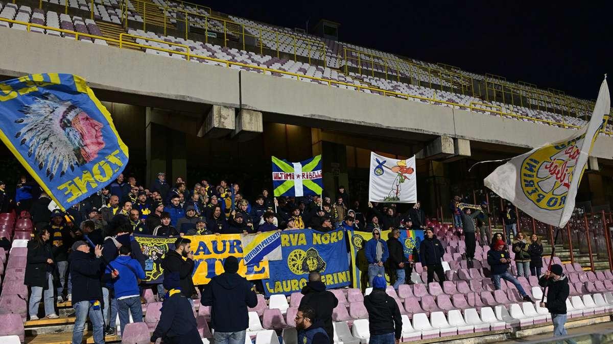 Lo dice il regolamento, Carrarese-Bari: tutti gli episodi arbitrali e le spiegazioni