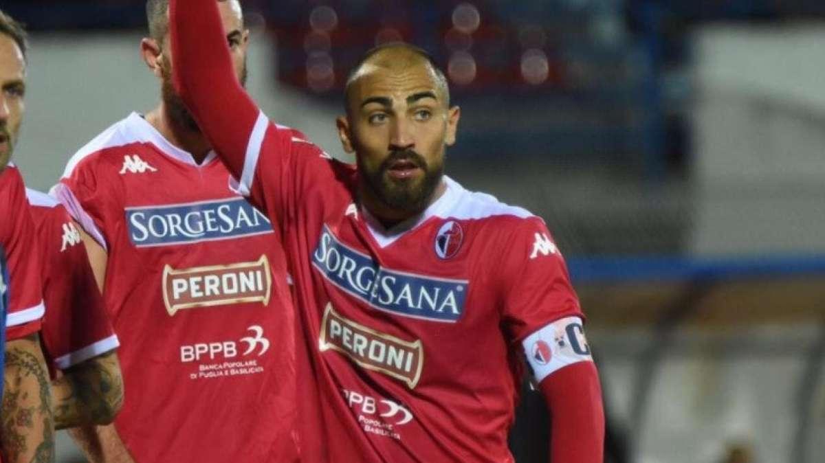 Nel giorno di Laribi, Simeri si conferma implacabile. La Reggina perde e il campionato si riapre 