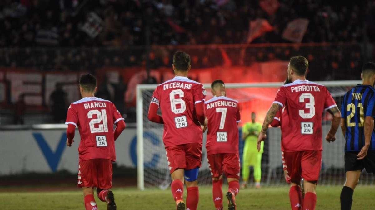 L'ex Mora: "A Bari c'è fame di calcio. Vivarini, cambiate tante cose"