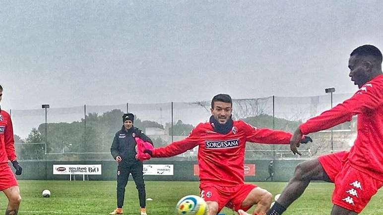 L'allenamento: esercitazioni tattiche per reparto. Out Scavone