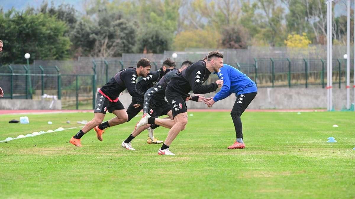 L'allenamento: sala video e partite a tema. Controlli per Maita. Celiento…