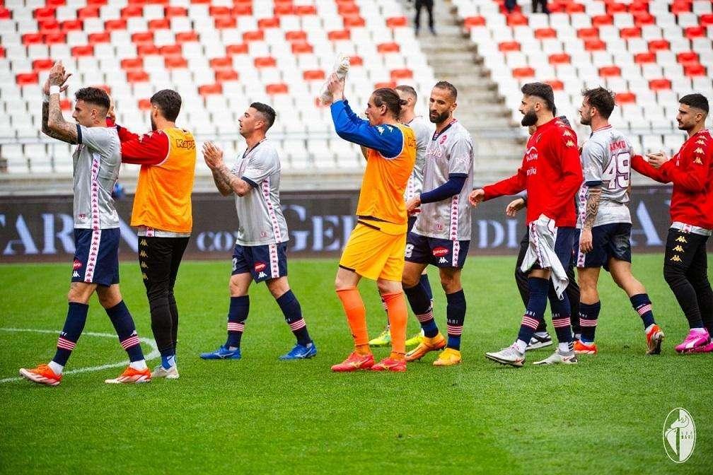 "Sarebbe stato bello giocarmi l'ultima partita con tutti a disposizione". La confessione dell'ex mister del Bari