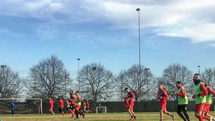 TuttoBari - Ritorno in campo, Curione: "La preparazione in tre fasi, peserà non giocare amichevoli. Incognite? Umidità e infortuni. L'esperienza dei biancorossi sarà un vantaggio"