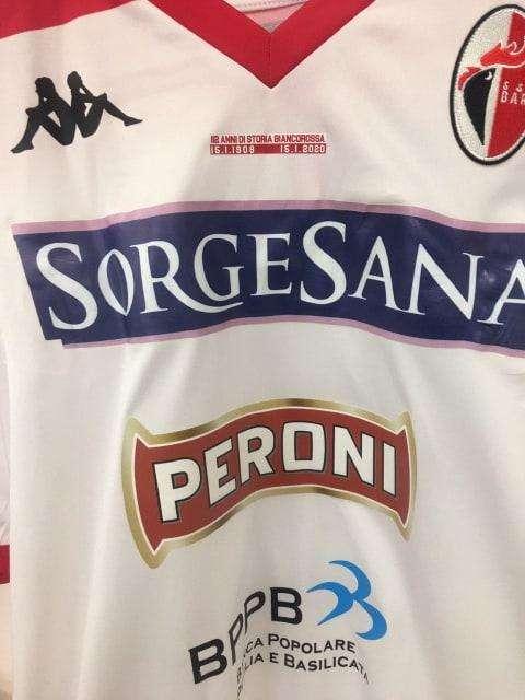 Bari, con il Rieti patch celebrativa per i 112 anni. Le maglie andranno in beneficenza. FOTO