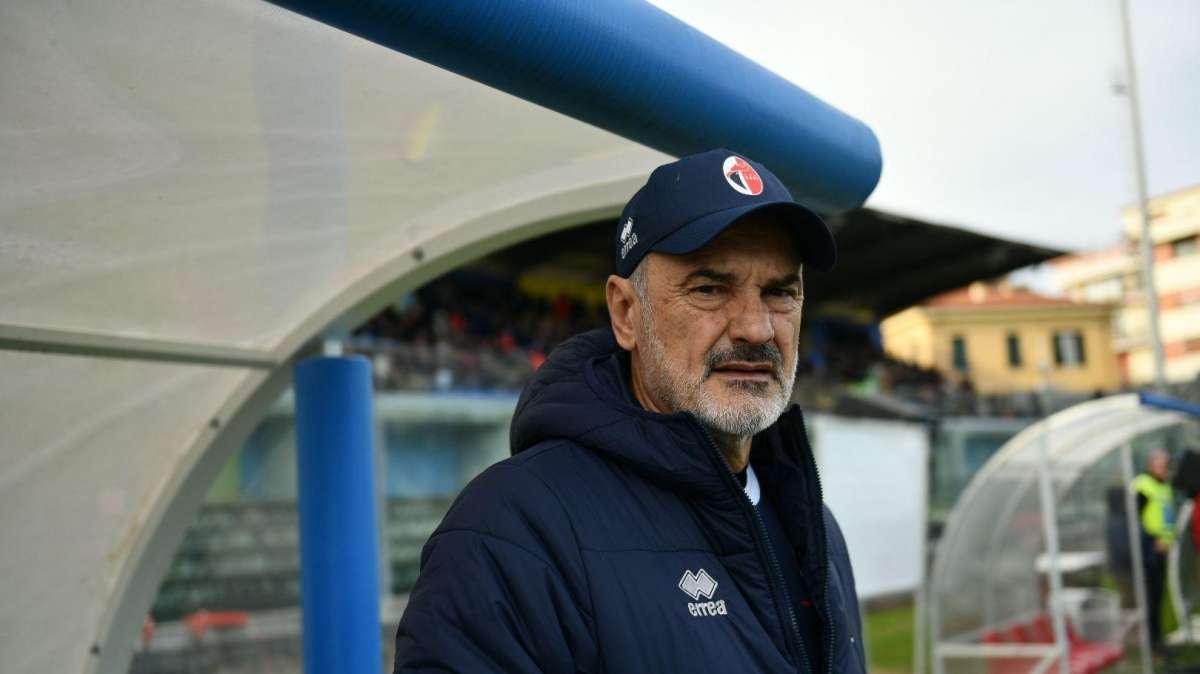 Bari, è smarrimento. Longo, Caserta, Vivarini: destini simili. Mercato? Ecco cosa servirebbe ora